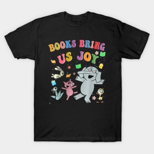 Read Book Cute School Teacher Librarian Elephant Pigeon T-Shirt